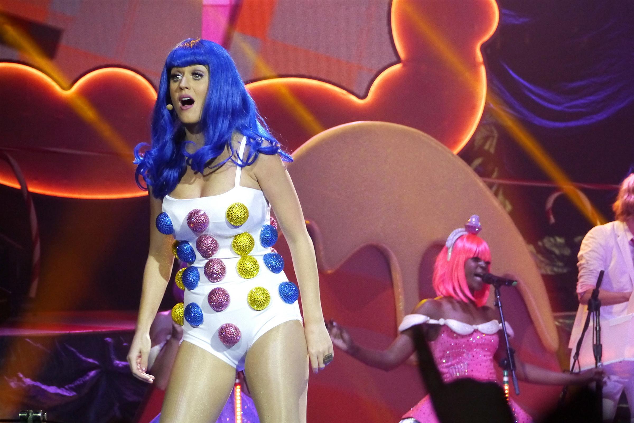 Katy Perry performing at the O2 arena - Photos | Picture 102864
